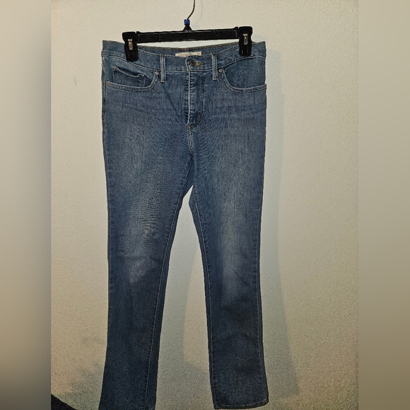 Levi Strauss & Co. 312 Shaping Slim Jeans Size 30 - Picture 1 of 12